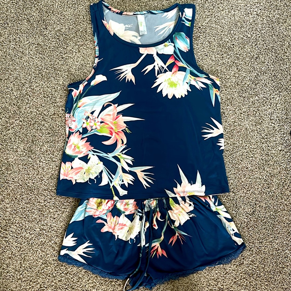 NWOT Hawaiian pajama set shorts and tank size M